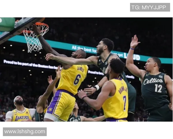 巴黎与曼联对决结果揭晓引发球迷热议与关注